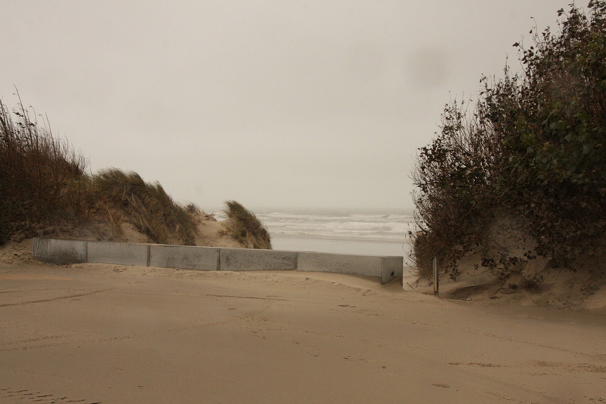 In Westende, storm Odette bracht vooral veel zand mee